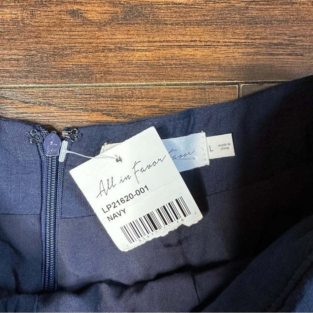 All in Favor Blue Tow Front Pleated Shorts - Picture 4 of 4